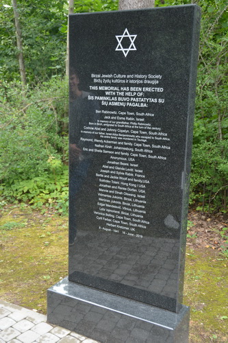 Astravas Holocaust Massenmord Denkmal