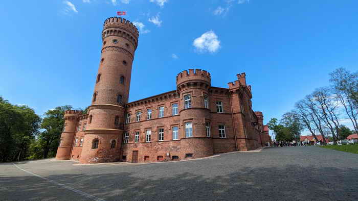Schloss Raudone seitlich