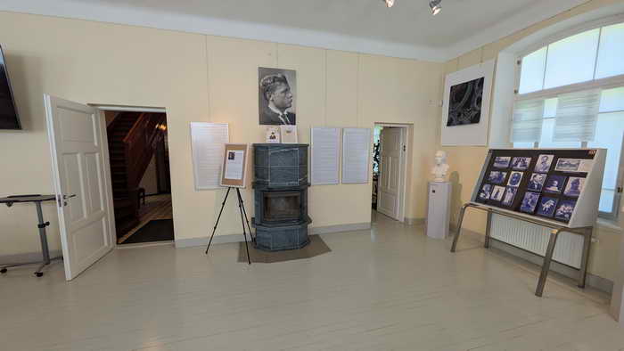 Vincas Grybas Museum Ausstellungsräume und Figuren Ausstellung im Haupthaus