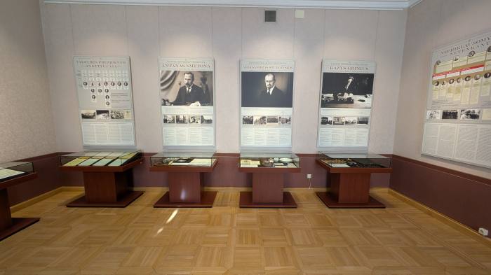 Präsidentenpalast Kaunas  Präsidenten Smetona, Stulginskis und Grinius