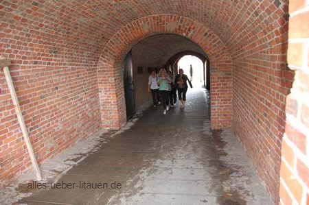 Tunnel ins Fort Kopgalis 