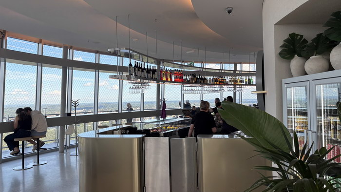 Toliai Bar, 67. Etage Vilnius
