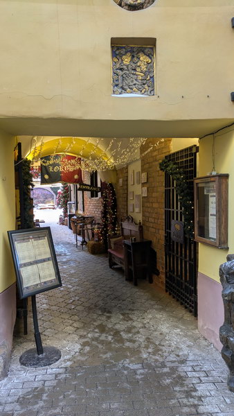 Vilnius Restaurant Lokys Eingang