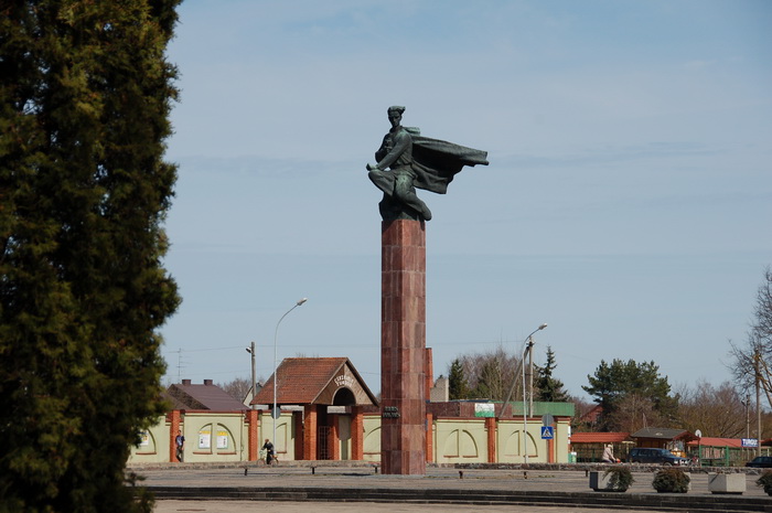janonis statue litauens erster sozialistischer dichter